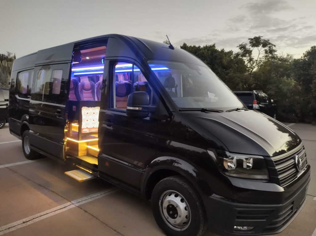 Minibus privé WAVESKY pour le transfert depuis l’aéroport d’Agadir